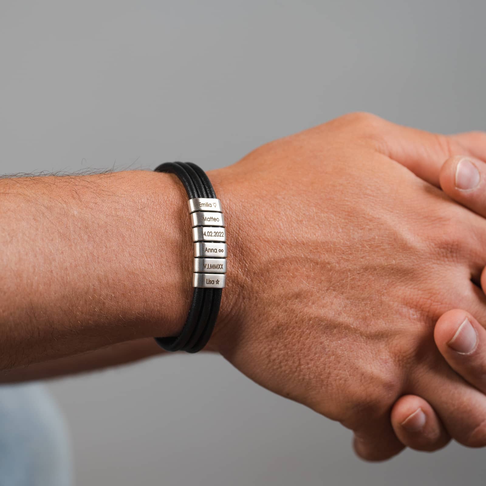 Bracelet homme avec perles gravées
