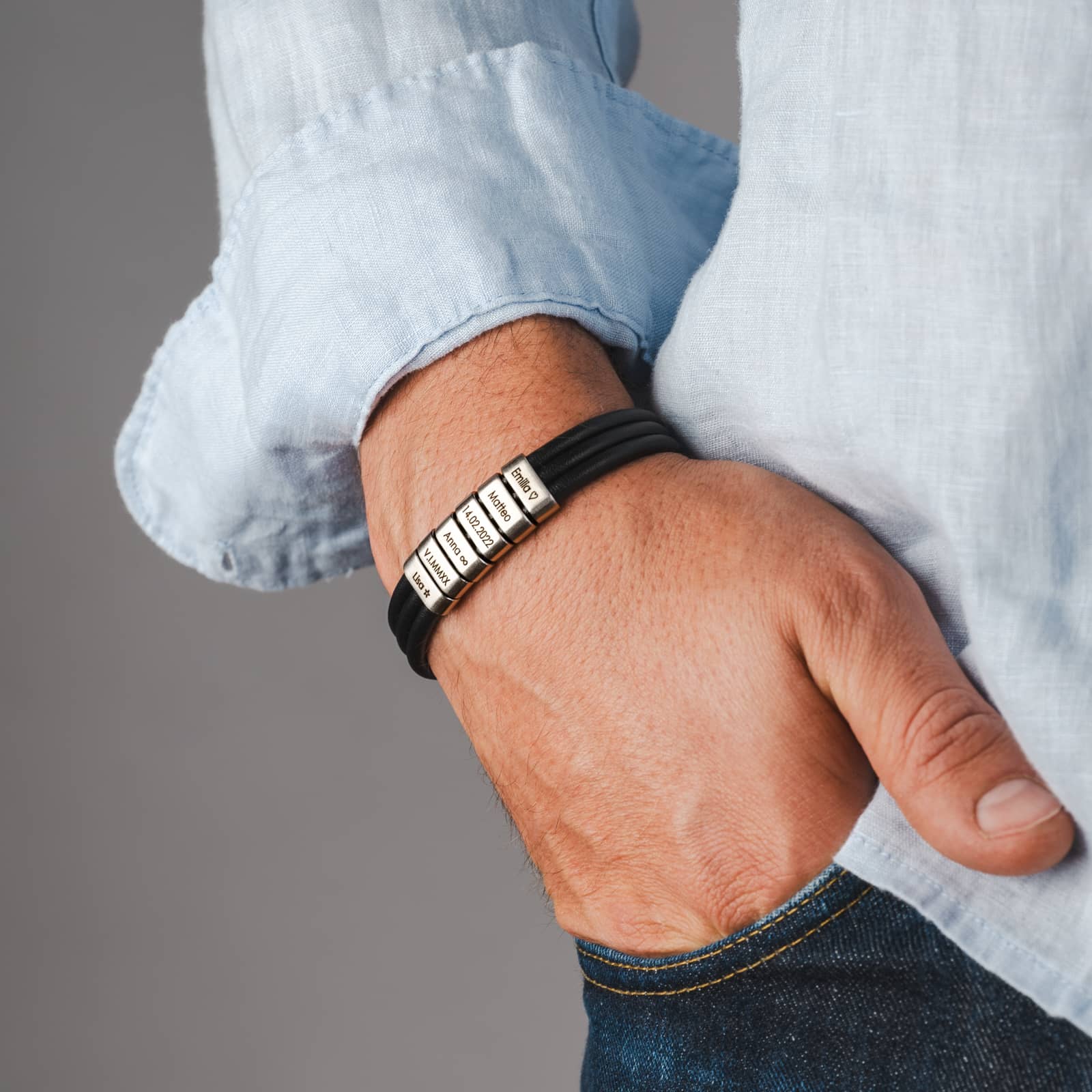 Herenarmband met gegraveerde kralen