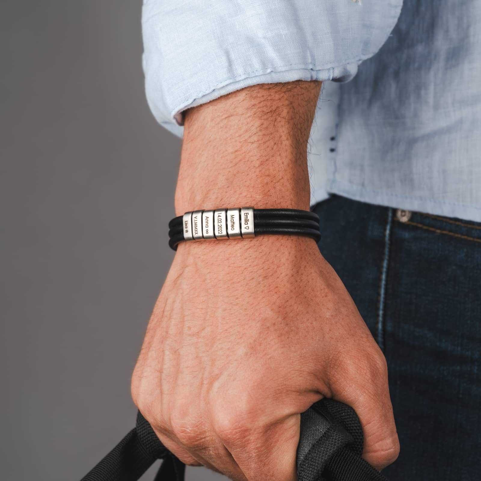 Herenarmband met gegraveerde kralen