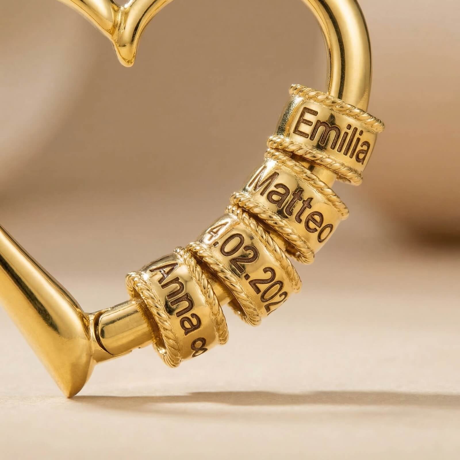 Collier cœur avec perles gravées