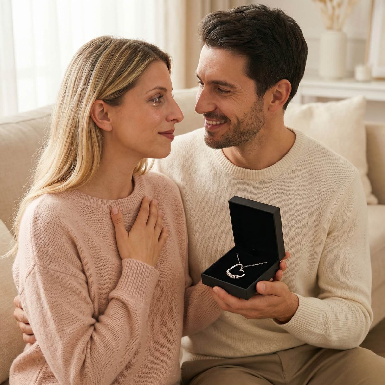 Herzkette mit gravierten Perlen